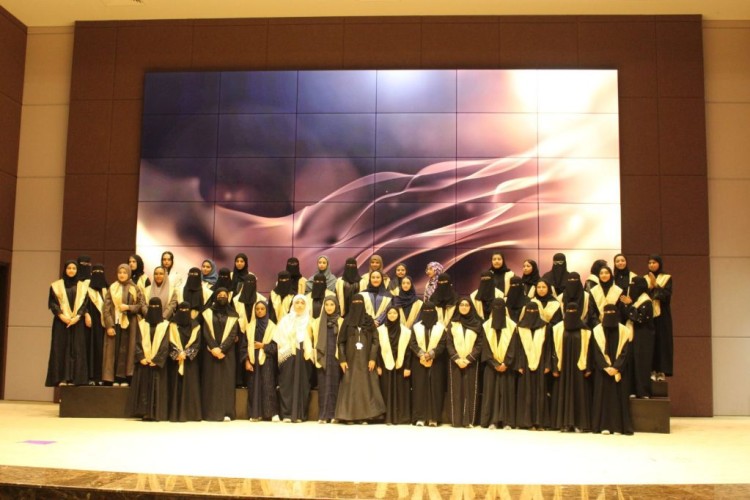 مكتب التعليم بشرق الدمام يحتفي بتكريم 145 متميزاً من منسوبيه