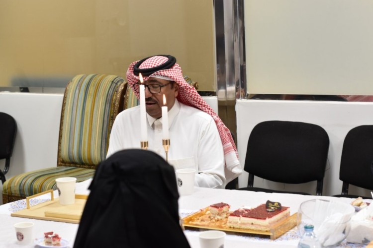 مركز تعارفوا يُعيد المياه لمجاريها لزوجين طلبا الإصلاح والزوجين يزوران المركز ويقدمان الشكر لرئيس المركز والمرشدة الاسرية