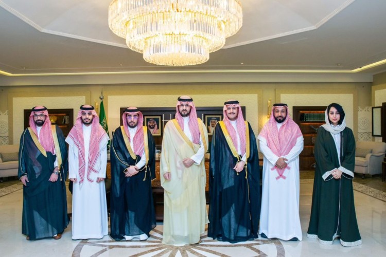 نائب أمير الشرقية يستقبل مدير عام هيئة التراث بالمنطقة