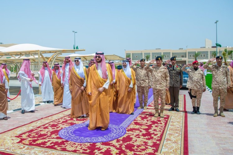 نائب أمير الشرقية يتفقد وحدات القطاع الشرقي للحرس الوطني بمحافظة الاحساء