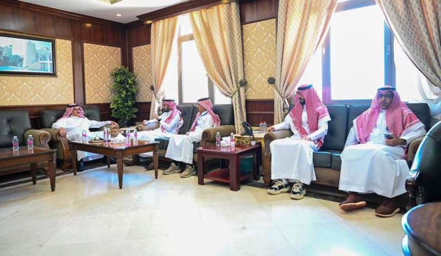 محافظ حقل يطلع على الجوانب المستقبلية للقطاع الصحي بالمحافظة