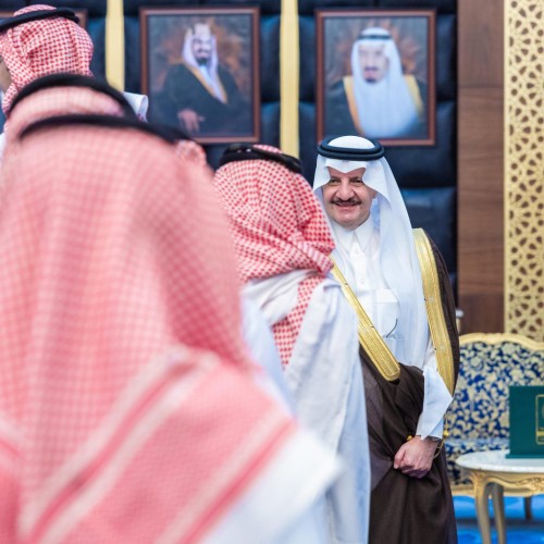 أمير الشرقية في “الاثنينية “: لابد أن يكون المواطن على دراية بما يحدث من أنشطة وتطورات بالمنطقة