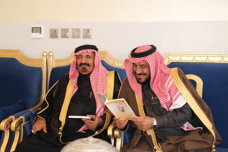 أدبي حائل يدشن ديوان الشاعر ( أبو زُويّد )