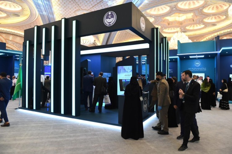 وزارة الداخلية تشارك في المعرض المصاحب لأعمال مؤتمر الزكاة والضريبة والجمارك