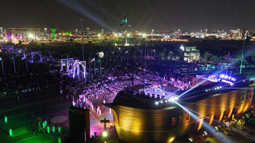 تحت عنوان “إنسان جازان” .. سمو أمير منطقة جازان يرعى حفل موسم “شتاء جازان 25”