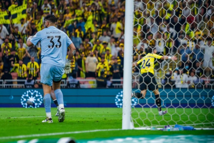 بثنائية.. الاتحاد يعبر اختبار الشباب