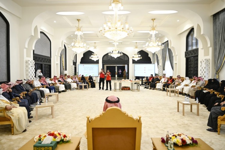 الأمير سعود بن نهار يطلق اعمال الورش التدريبية لمشروع معاذ بالهلال الأحمر