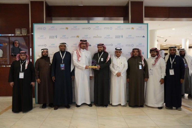 الراجحي يكرم جمعية إنسان ضمن “جائزة العاملين مع الشباب 2025” عن تجربتها في عزوف الشباب الأيتام عن الزواج بالجمعية