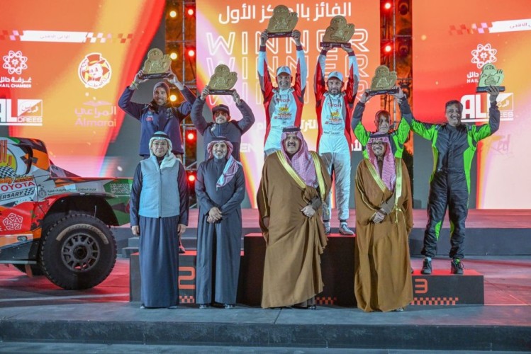 الأمير عبدالعزيز بن سعد يتوج الراجحي بطلاً لرالي حائل تويوتا الدولي 2025