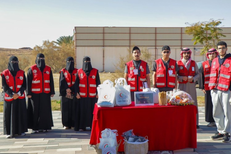 الهلال الأحمر بالجوف يوزع الكسوة الشتوية ضمن مبادرة “شتاؤنا دفء