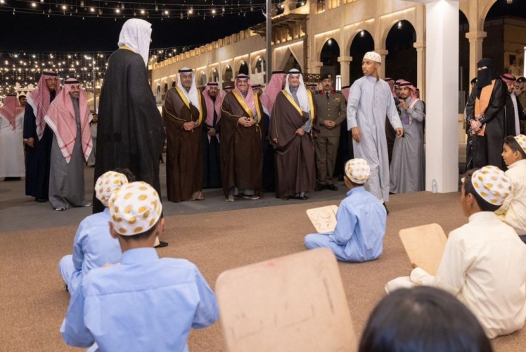 سمو محافظ الأحساء يدشّن مهرجان “ليالي القيصرية”
