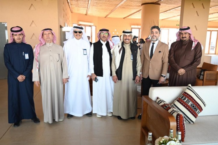 “إعلاميون” يشهدون منافسات مهرجان خادم الحرمين الشريفين للهجن 2025