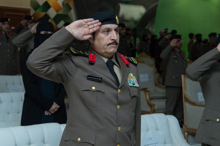 تحت رعاية الأمير عبدالعزيز بن سعود..  تخريج الدورة التأهيلية للفرد الأساسي للمجندات الدفعة7