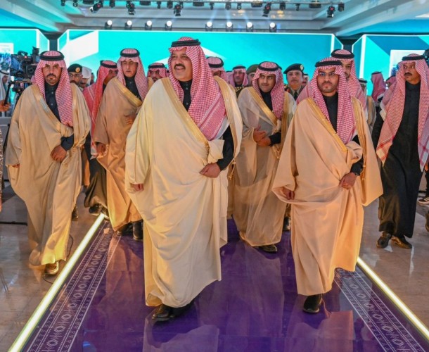 أمير حائل يسلّم 1100وحدة سكنية لمستفيدي الإسكان التنموي بالمنطقة