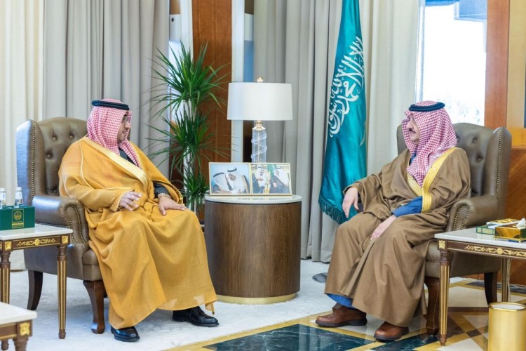 أمير المنطقة الشرقية يطلع على البرنامج الوطني للحد من الفقد والهدر الغذائي