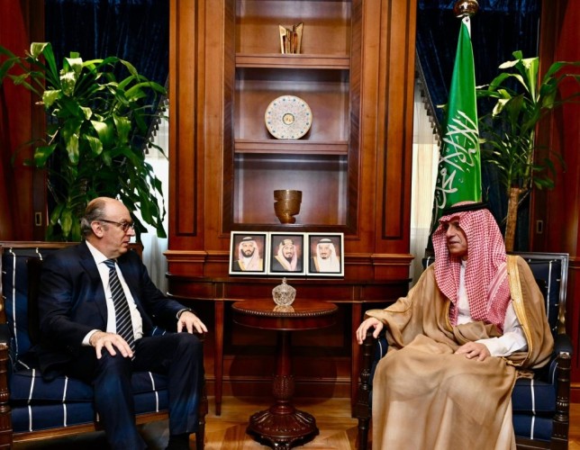 وزير الدولة للشؤون الخارجية يودع السفير الإسباني بمناسبة انتهاء مهامه لدى المملكة