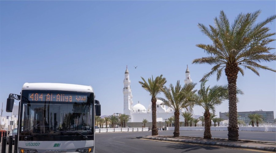 من محطة قطار الحرمين السريع إلى المسجد النبوي… حافلات المدينة تعلن عن توفر مسار على مدار 22 ساعة