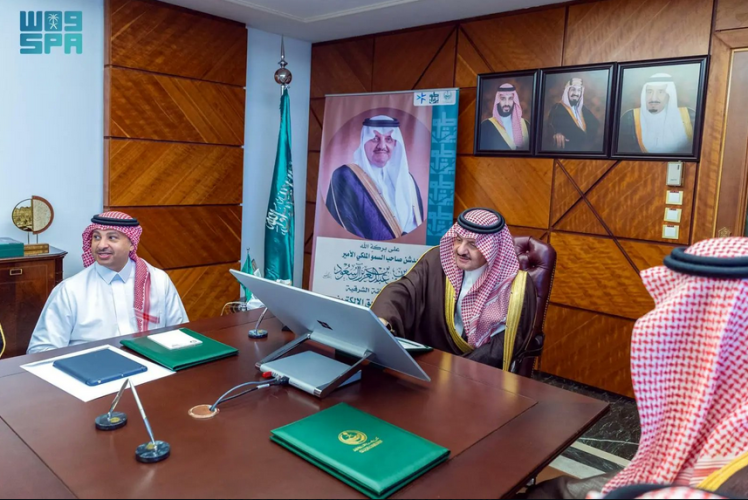 أمير الشرقية يدشّن موقع جمعية طويق وبرنامج “همة طويق” لتمكين الباحثين عن عمل