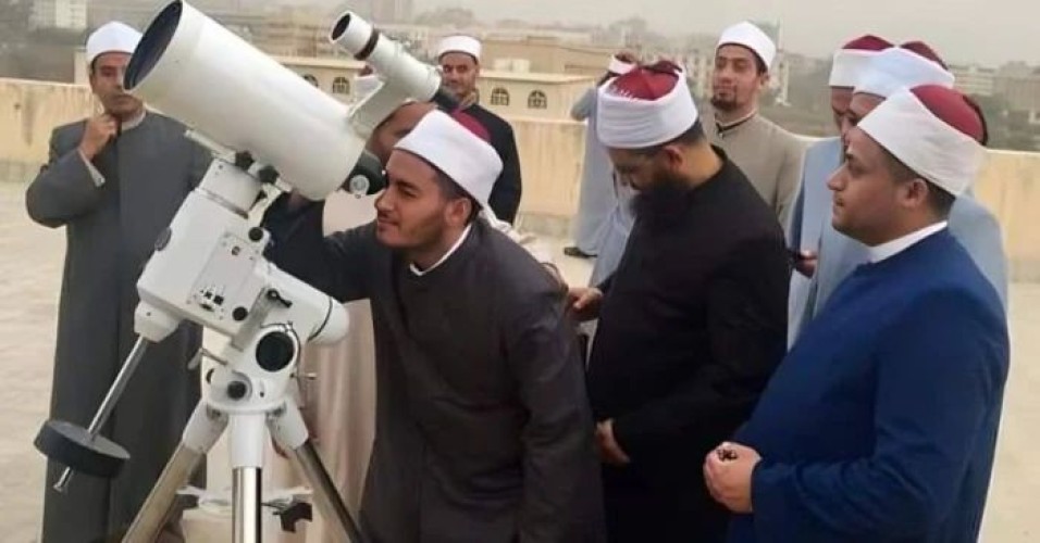 دار الإفتاء المصرية: الاثنين أول أيام عيد الفطر بعد تعذر رؤية الهلال