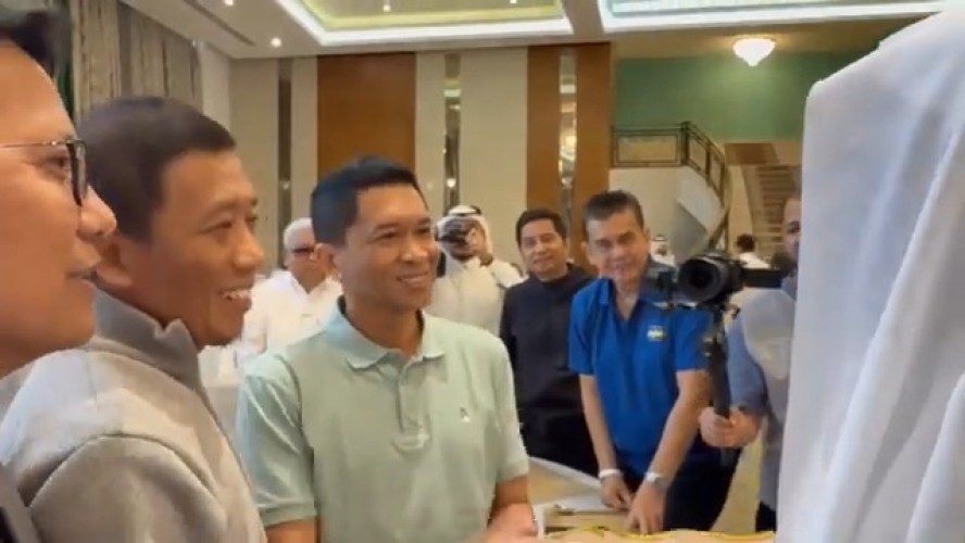 بفيضٍ من الشعر والمشاعر.. بالفيديو: حاج إندونيسي يعبّر عن فرحته بالحج وامتنانه لقيادة المملكة على رعايتها لضيوف الرحمن