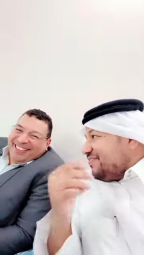 في ضيافة سعودية أصيلة.. بالفيديو: متحدث وزارة الشؤون الإسلامية يمازح الشرقاوي: “النظام عندنا عشرة فناجين”