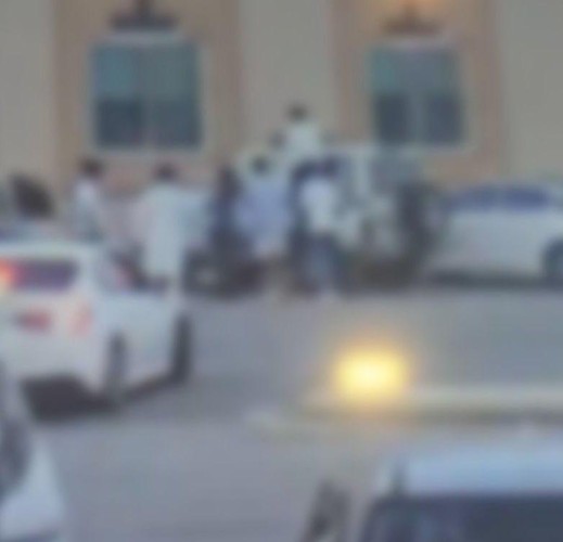 المرور يوضح حقيقة فيديو تجمع مواطنين حول مركبة أمنية بالقصيم