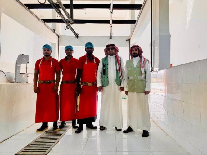 استعدادًا لموسم عيد الأضحى.. «بيئة أضم» تنفذ جولة تفتيشية على المسالخ لضمان السلامة والجودة
