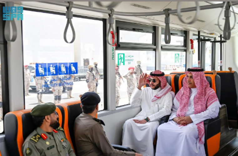 محافظ الطائف يتفقد جاهزية مطار الطائف لاستقبال حجاج بيت الله الحرام