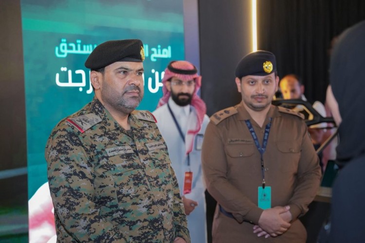 «وكيل وزارة الداخلية لشؤون الأفواج الأمنية» يزور جناح الوزارة في ملتقى إعلام الحج 1446هـ