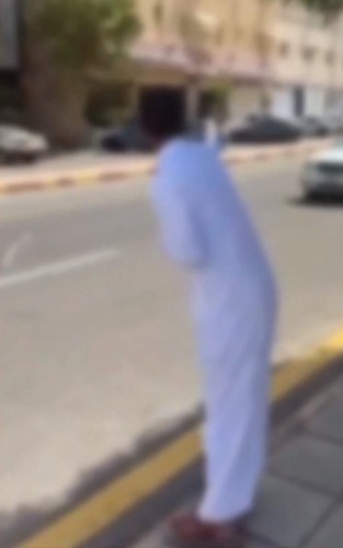 القبض على أحداث عرّضوا حياة قائدي المركبات للخطر في خميس مشيط