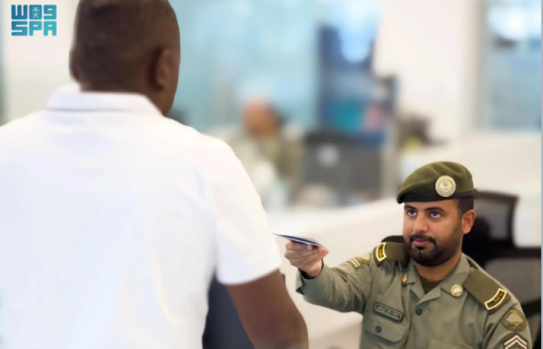 جوازات منفذ حالة عمار تُنهي إجراءات مغادرة الحجاج وتؤكد أهمية الالتزام بمواعيد السفر