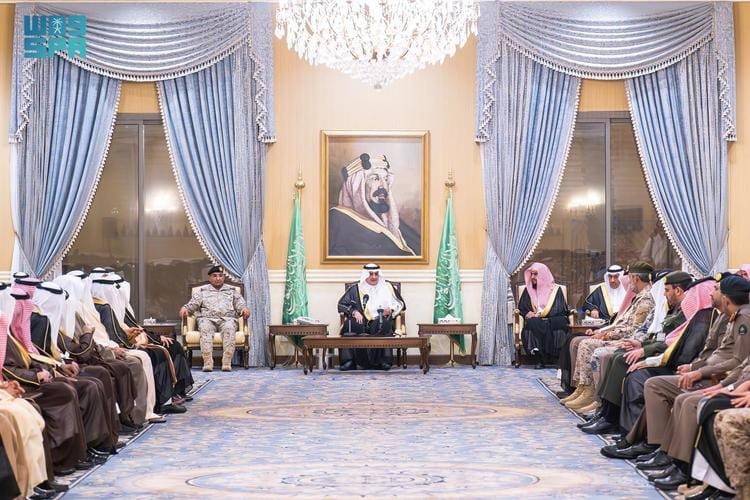 بفضل جهودهم في خدمة ضيوف الرحمن.. «أمير تبوك» يكرّم الجهات المشاركة والمتطوعين في أعمال الحج بمنفذ حالة عمار