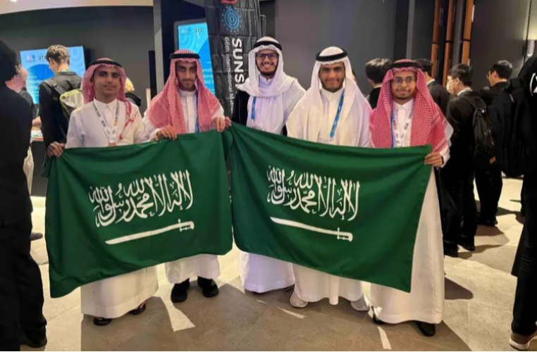 طلاب وطالبات المملكة يحصدون 7 جوائز دولية في أولمبيادَي الرياضيات والمعلوماتية 2025