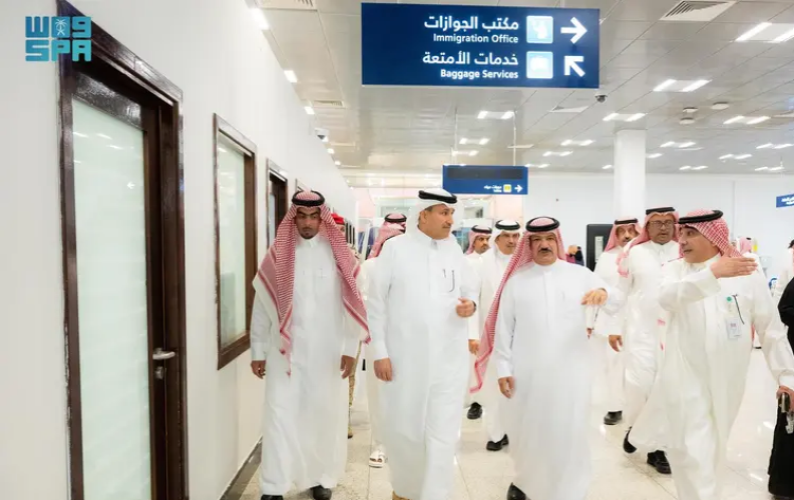 وزير النقل يتفقد مطار حائل ويؤكد دعم تحويل المنطقة إلى مركز لوجستي يربط شمال المملكة بوسطها وغربها