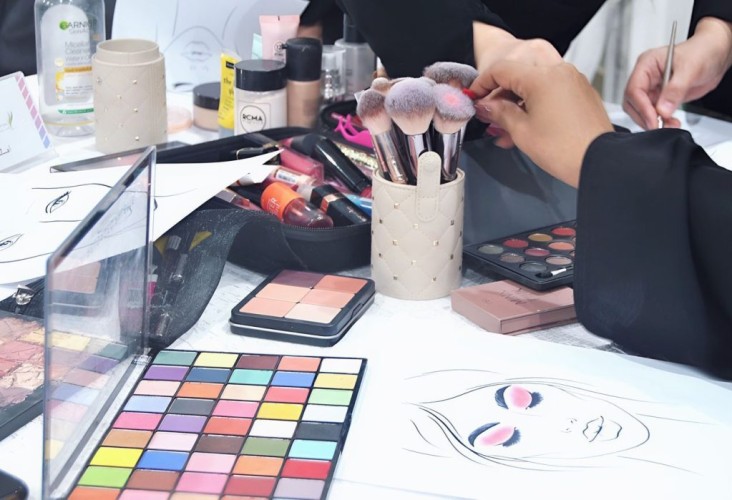 ورشة تدريبية للعناية بالبشرة والشعر بشمال سكاكا تُنمي مهارات 35 متدربة في التجميل