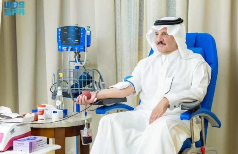 أمير الشرقية يشارك في الحملة الوطنية للتبرع بالدم ويؤكد أهميتها في إنقاذ الأرواح