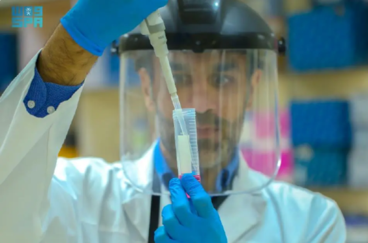 بالفيديو.. “التخصصي” بالرياض ينجح في علاج أول مريضة بسرطان الدم بالخلايا التائية المُعدلة محليًا