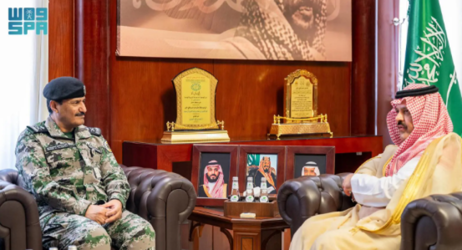 أمير حائل يستقبل قيادات السجون ويؤكد دعم القيادة للقطاعات الأمنية