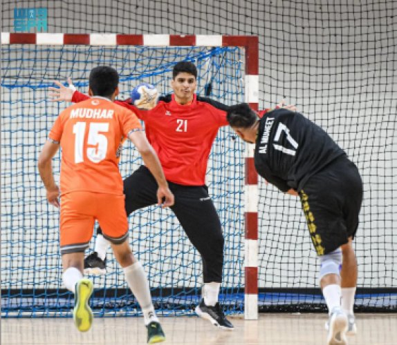 الخليج يتفوق على الأهلي وينفرد بمركز الوصافة في الدوري السعودي لليد