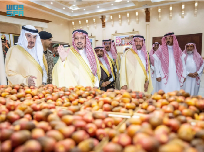 أمير منطقة القصيم يرعى مهرجان السكرية الحمراء بالمذنب ويثمن جهود المزارعين