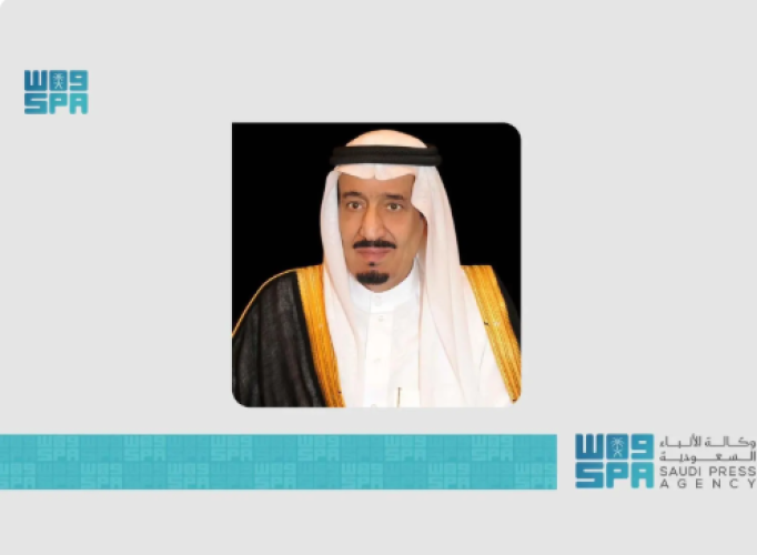 خادم الحرمين الشريفين يمنح 8 مقيمين «ميدالية الاستحقاق» لتبرعهم بالدم عشر مرات