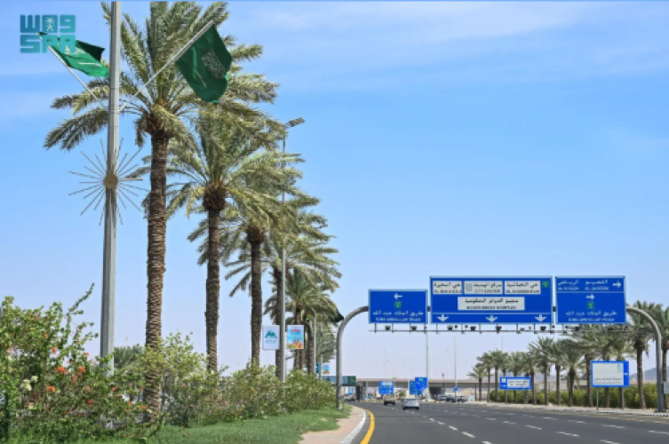 أمانة حائل ترفع 3200 علم وتزيّن شوارع المدينة استعدادًا للاحتفاء باليوم الوطني الـ95