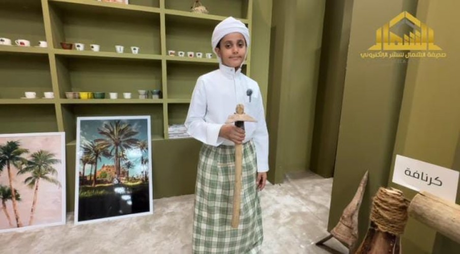 بين القهوة والتمور.. بالفيديو: طفل يروي حكاية الأرض والكرم بـ «الوزرة والعصابة»