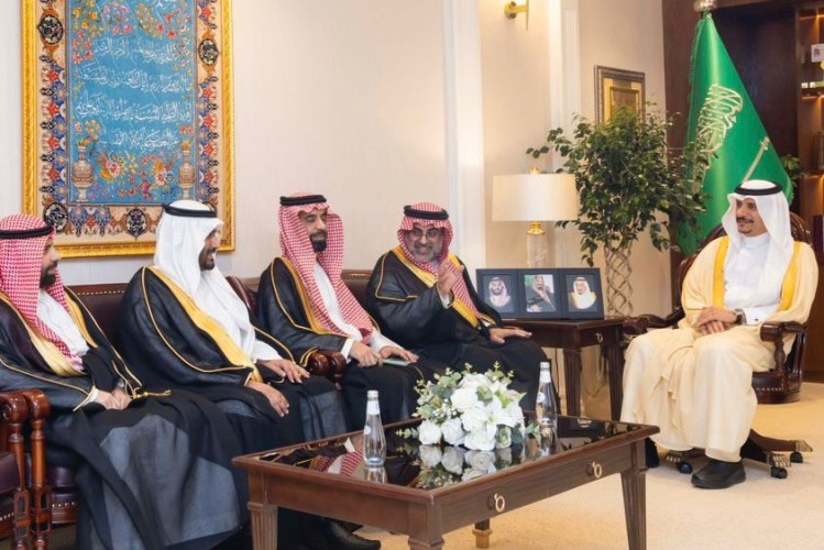 محافظ حفر الباطن يستعرض برامج التدريب التقني ويؤكد أهمية تطوير المخرجات بما يواكب سوق العمل