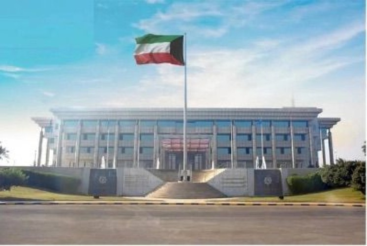 «الداخلية الكويتية»: ضبط مقيم عربي خطّط لعملية إرهابية تستهدف دور العبادة