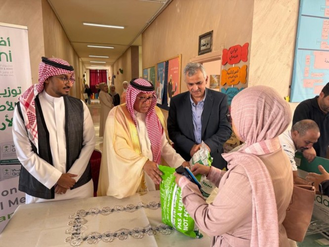 مشروع المملكة للإفادة من الهدي يوزع 20 ألف ذبيحة على مستحقيها في الأردن بإشراف السفارة السعودية