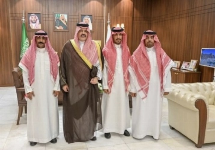 أمير حائل يستقبل أبطال إنقاذ المهندسين الصينيين في سيول الشملي