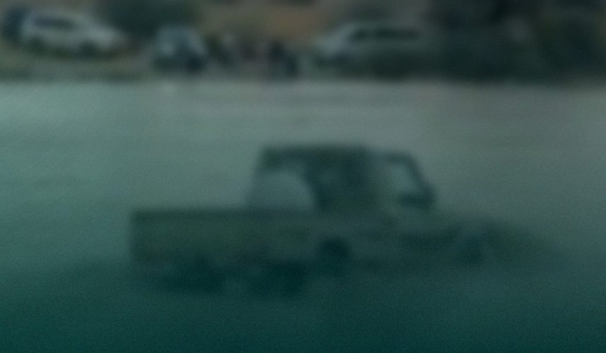 عرض حياته للخطر.. مرور الرياض يباشر التحقيق في واقعة عبور مركبة لأحد الشعاب في رماح