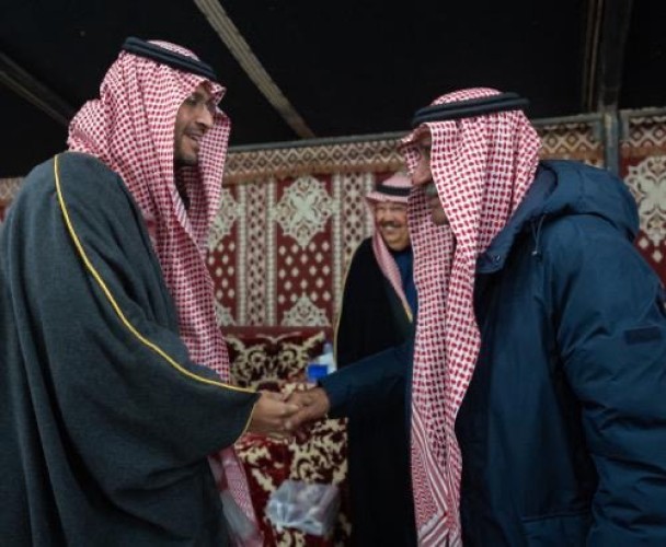 سمو الأمير مقرن بن عبدالعزيز يستقبل الأمير تركي بن محمد بن فهد في رفحاء
