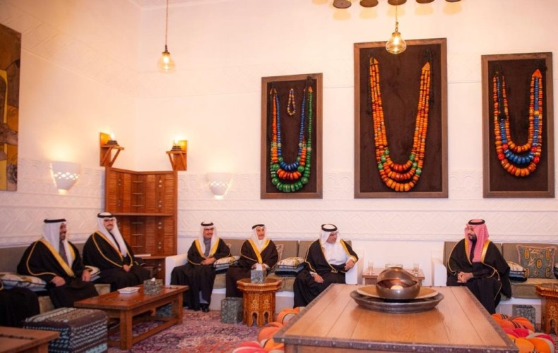 في الدرعية.. سمو ولي العهد يستقبل ولي عهد البحرين ويستعرضان العلاقات الثنائية